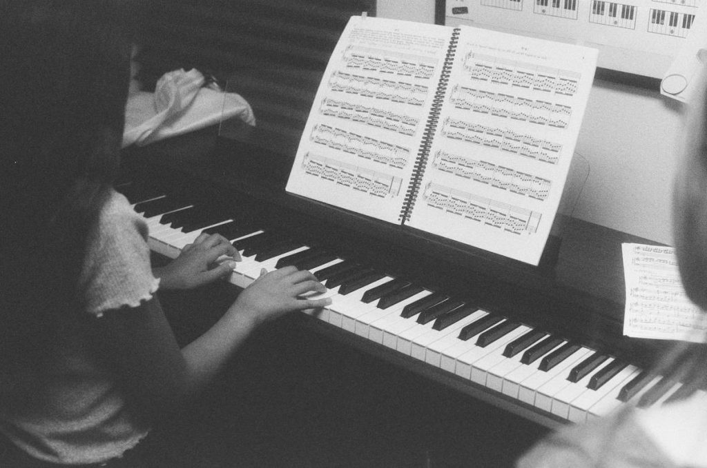 suzuki method piano lesson beginner benefit